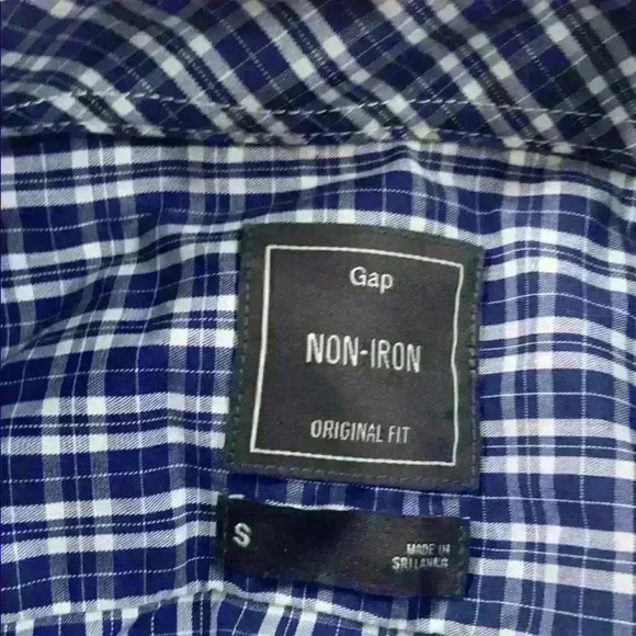 GAP non-iron blue and white checked button down - Picture 2 of 6